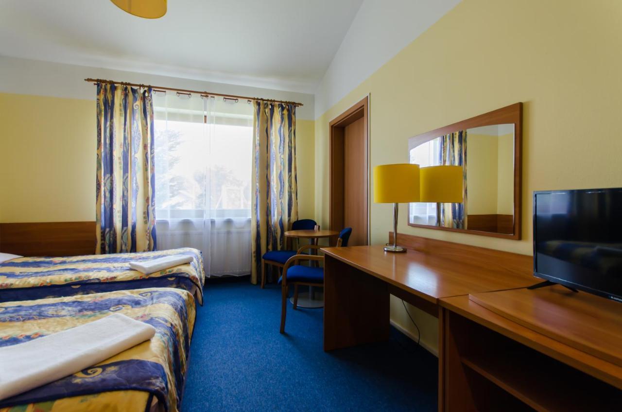 HOTEL A4 Airport Kraków MOP Morawica Aleksandrowice  Exterior foto