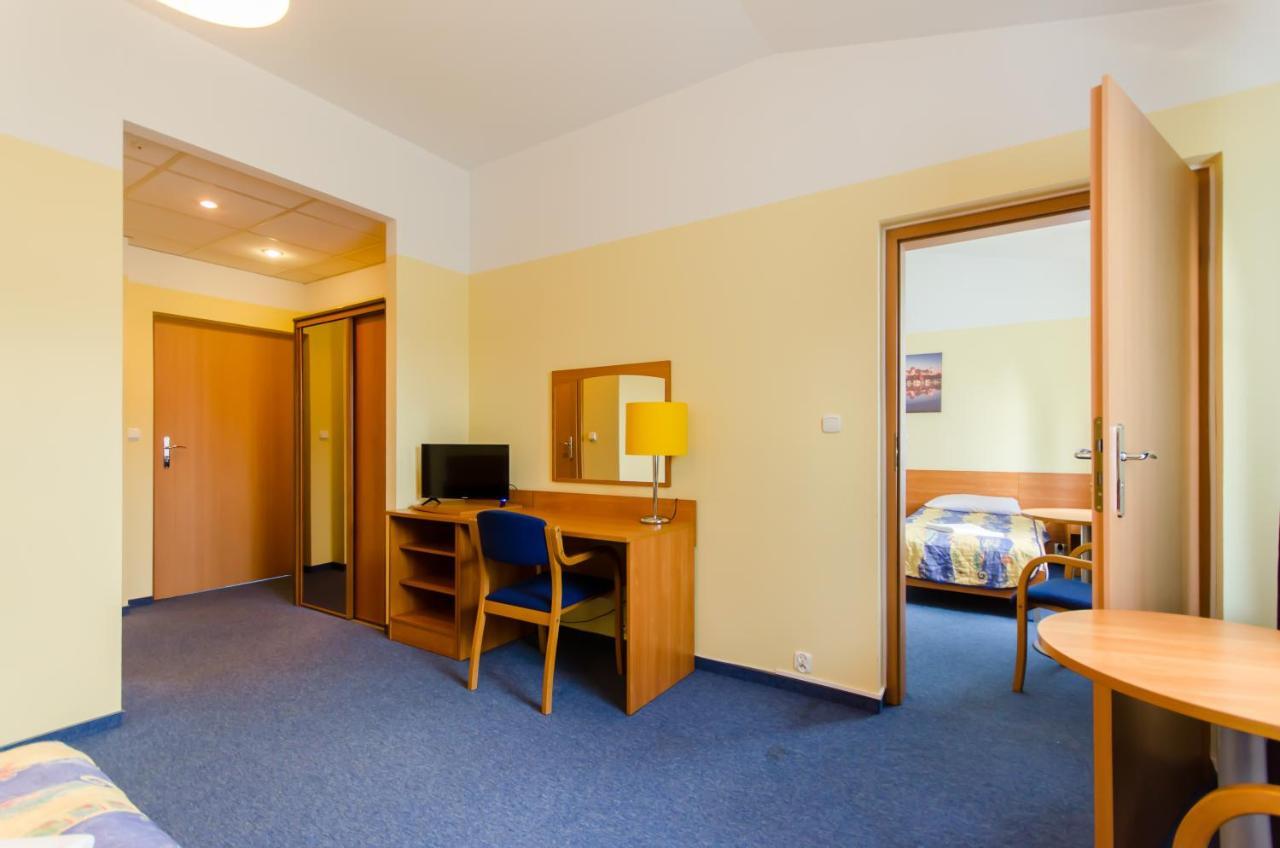 HOTEL A4 Airport Kraków MOP Morawica Aleksandrowice  Exterior foto